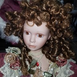 BEAUTIFUL  LARGE PORCELIAN DOLL VINTAGE 
