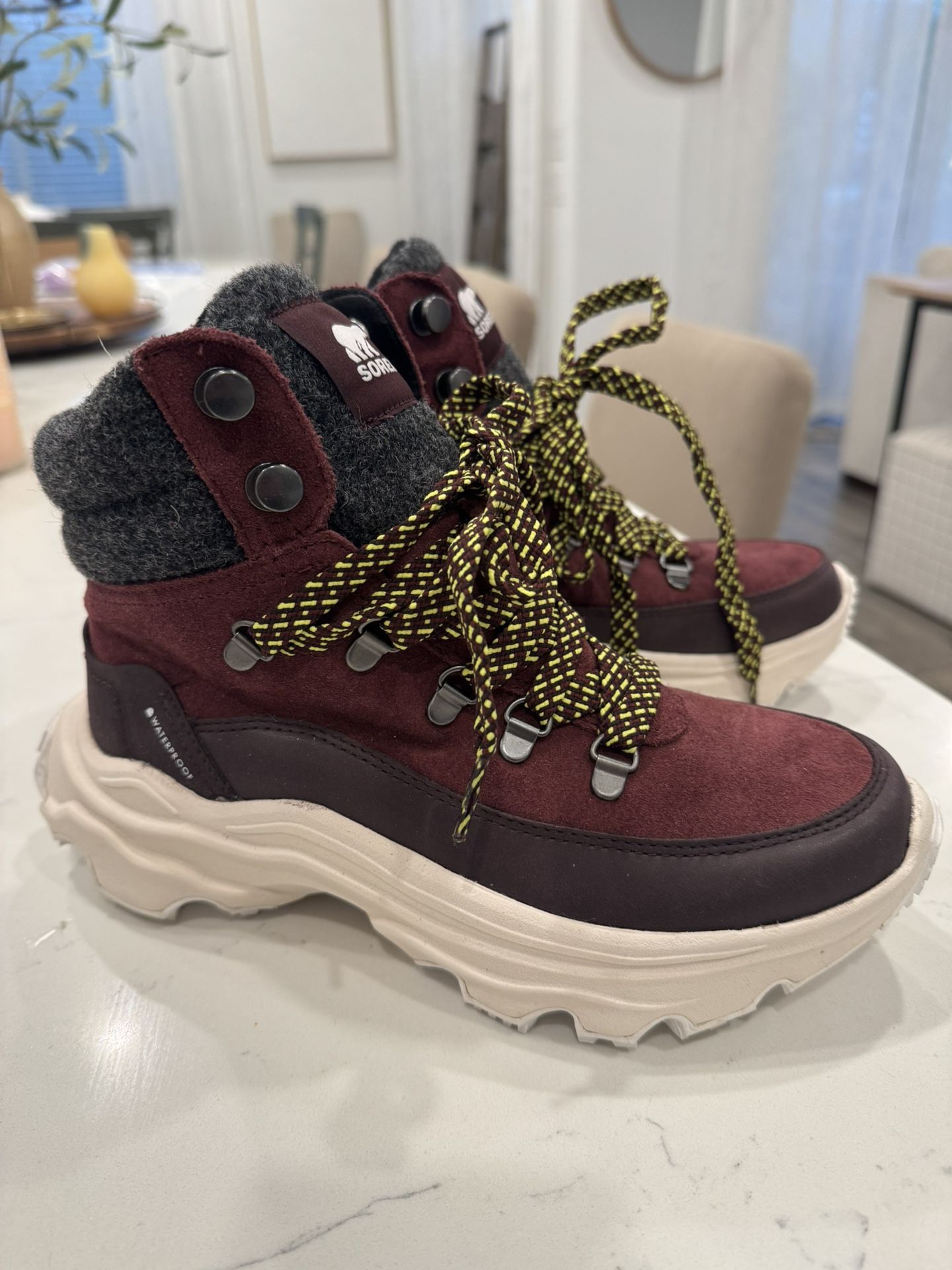 Sorel kinetic Breakthru Hiking Boots