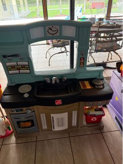 Step 2 toy kitchen