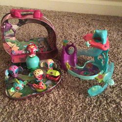 Zoobles, 5 Zoobles With Home And Carrying Case