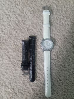 Beautiful invicta women watch with brand new battery. (MUST SELL TODAY)