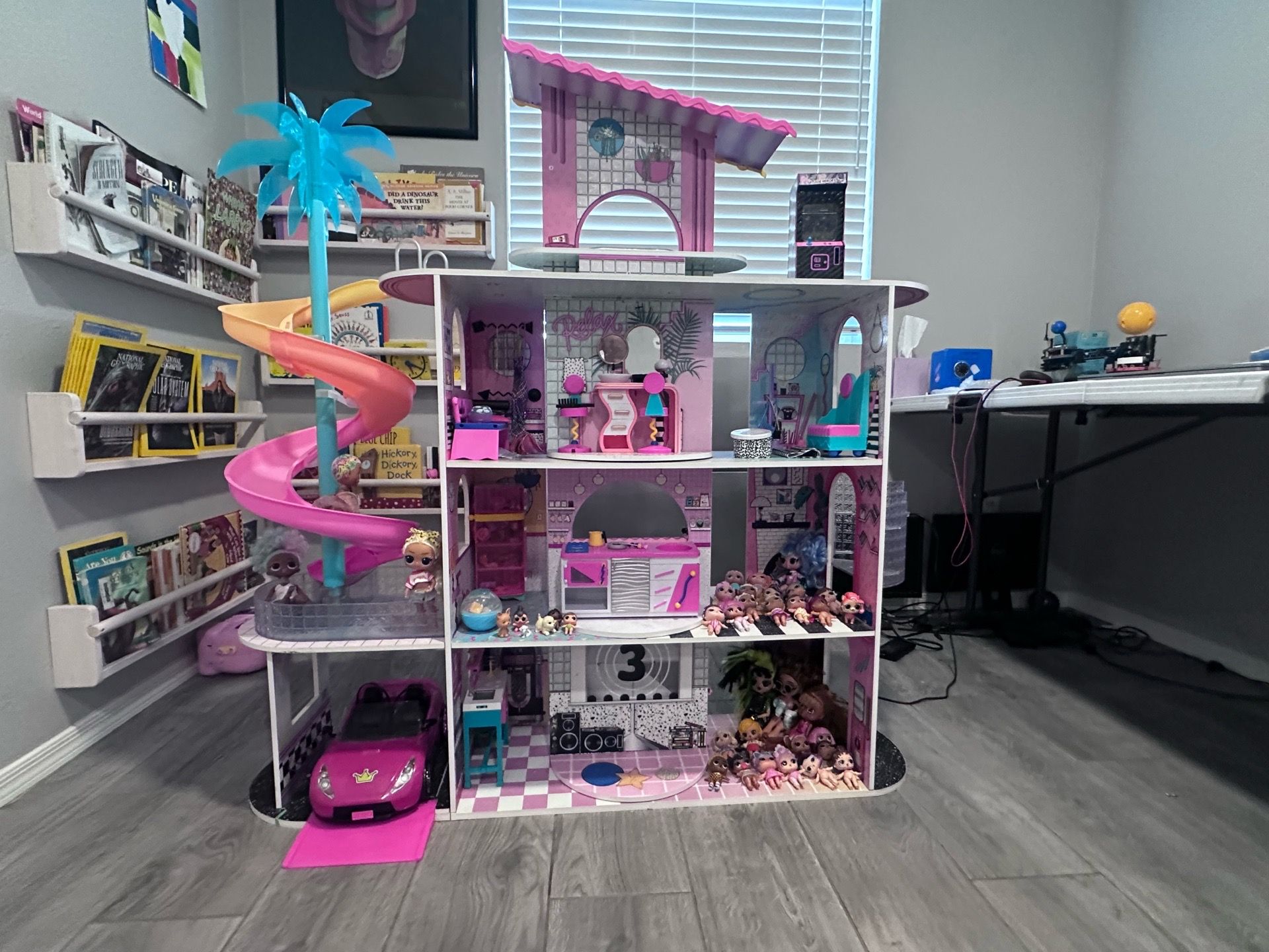 LOL Surprise OMG House of Surprise Doll House