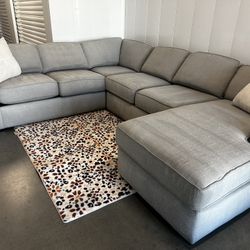3PC  GREY SECTIONAL COUCH W/ FREE DELIVERY 