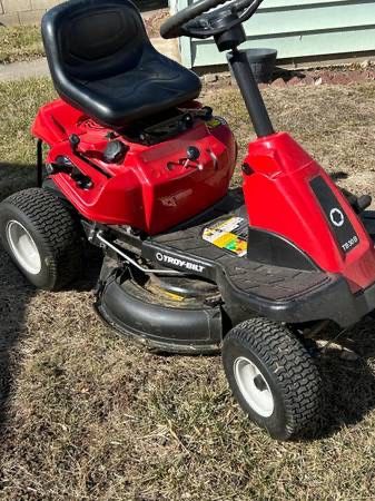 Troy-Bilt (MTD) 30” Riding Mower