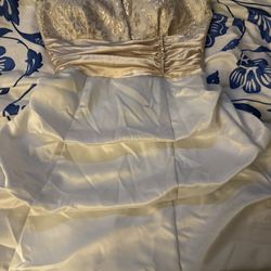 Gold/cream colored dress