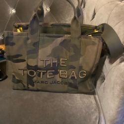 Marc Jacobs The Tote Bag