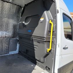 MERCEDES SPRINTER SHELVES AND PARTITION