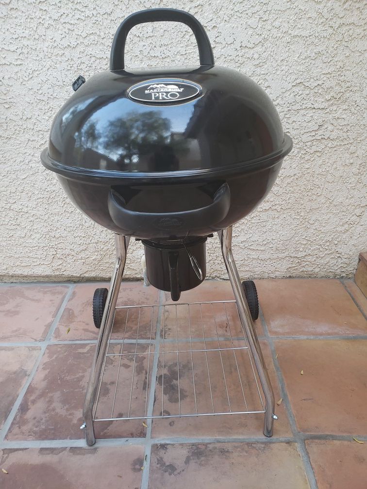 Masterbuilt Pro 22.5 in. Charcoal Kettle Grill in Black