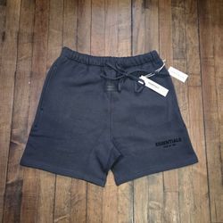 Essentials Shorts 