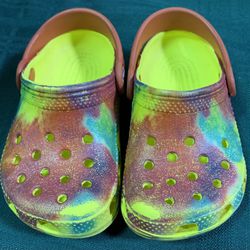 Crocs toddler girls size 6/7 shoes 