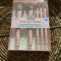Pretty Makeup Brush Set 