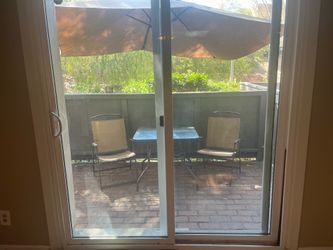 Patio Table 4 Chairs & Umbrella