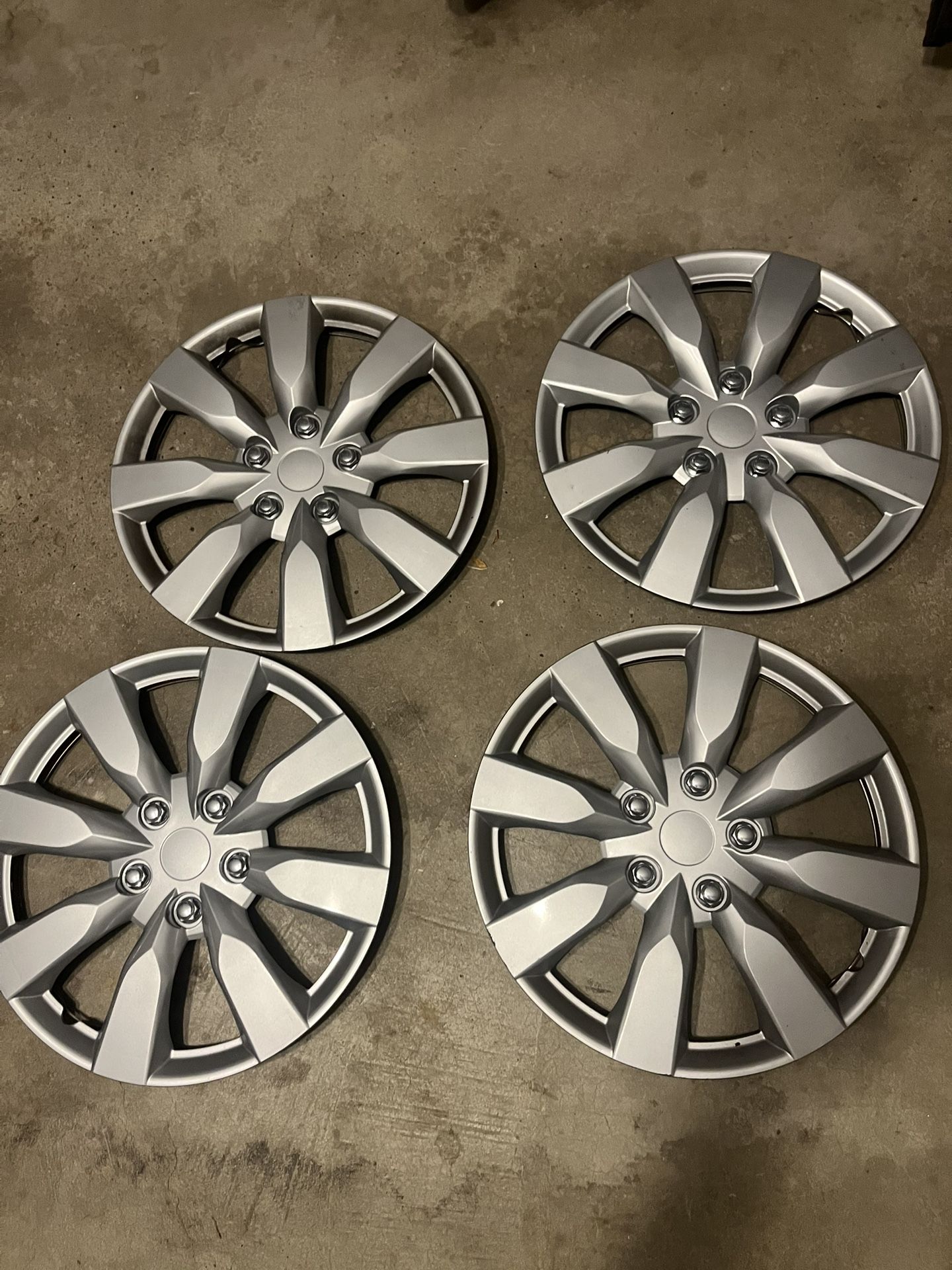 SIZE 16 HUBCAPS