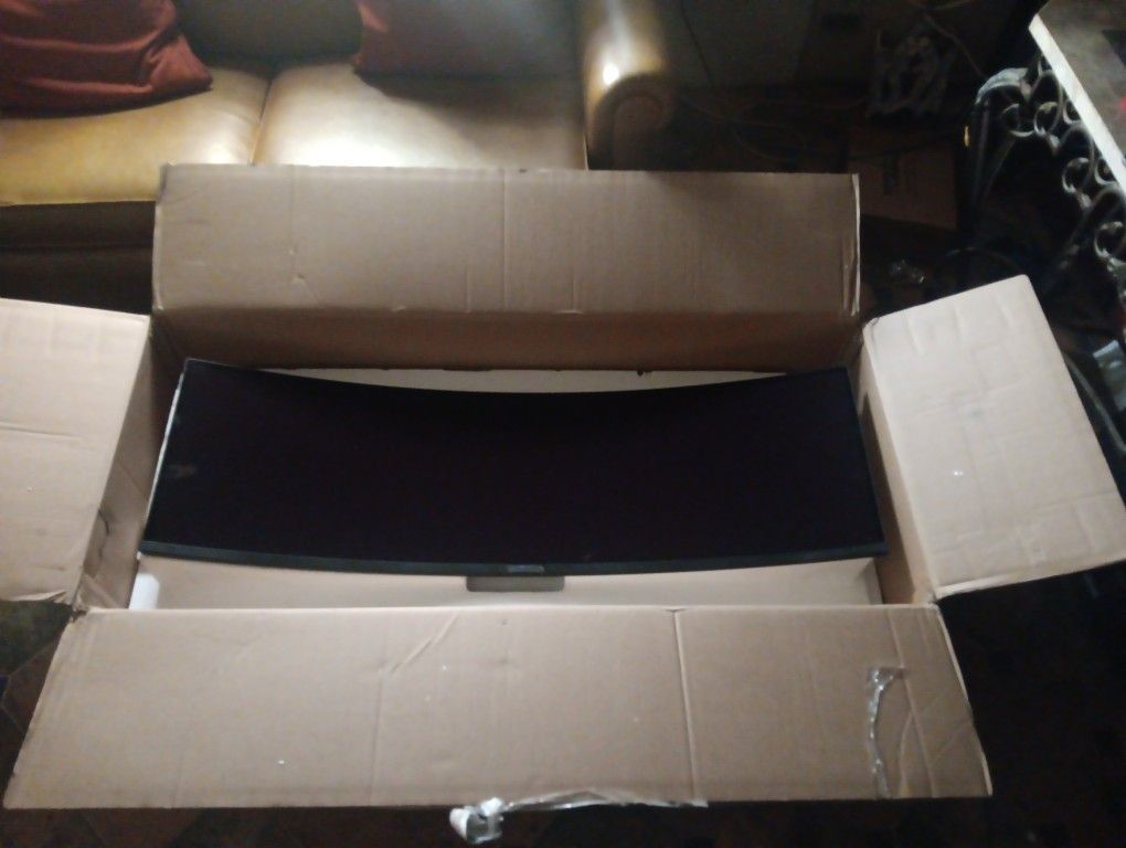 AORUS TACTICAL GAMING MONITOR 49 INCH CURVED