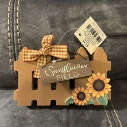 New Sunflower Fields Wood Fence Decoration