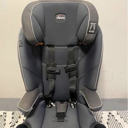 Chicco Convertible Car Seat 100$