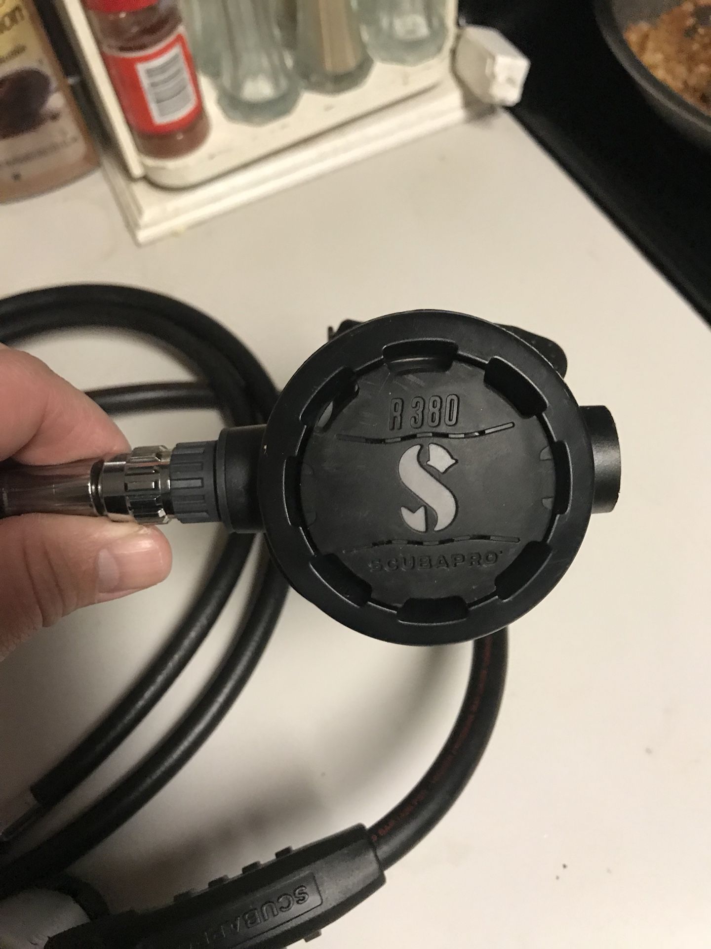 Scubapro r380 deals