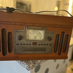 CROSLEY AUDIO SYSTEM / CD/ Vinyl/ Phonograph/Cassette