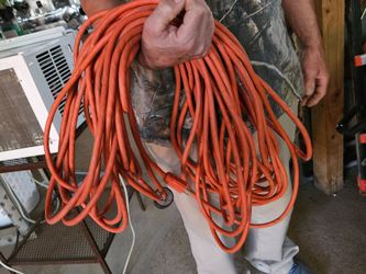 Heavy Duty extension cord 75 pies. ARLINGTON