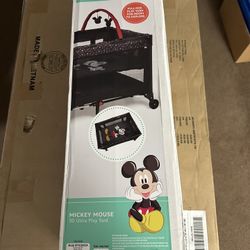Disney Baby 3D Ultra Play Yard with Bassinet, Toy Bar & Carry Bag – Modern Mickey – Portable Baby Pl