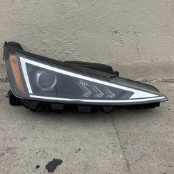 2019 2020 Hyundai Elantra Right Passenger Side Headlight 