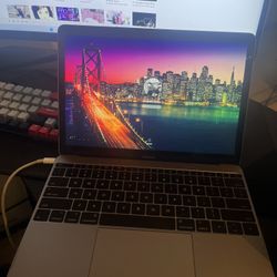 MacBook