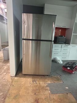 Stainless Steel Top-Freezer Refrigerator