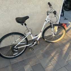 Specialized hybrid city bike women’s 26 Inch