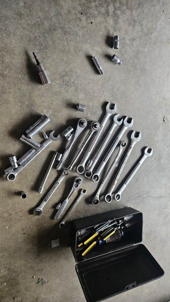 Craftsman Wrench and Screwdriver Set