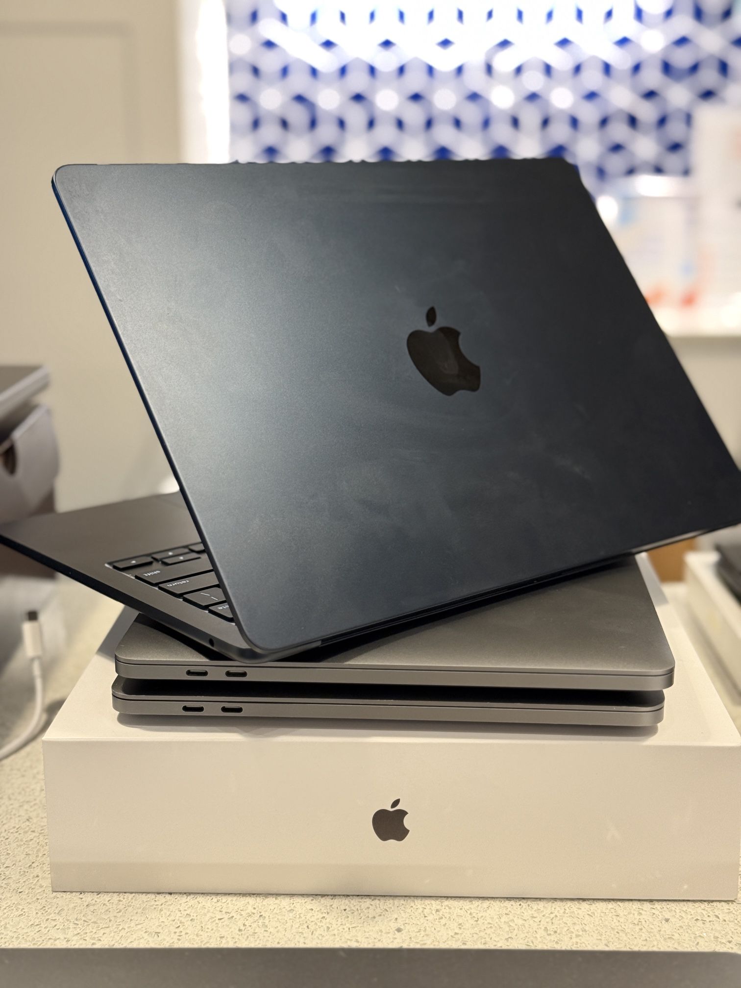 MacBook Air M2 13” 16GB Ram AppleCare+