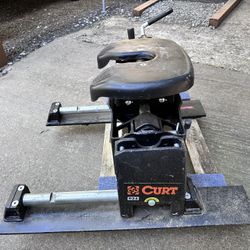 Curt 5th Wheel Hitch and Pin box