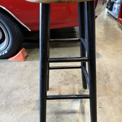 WOODEN STOOL 