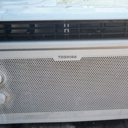 Toshiba Window AC - 150 SQ Ft