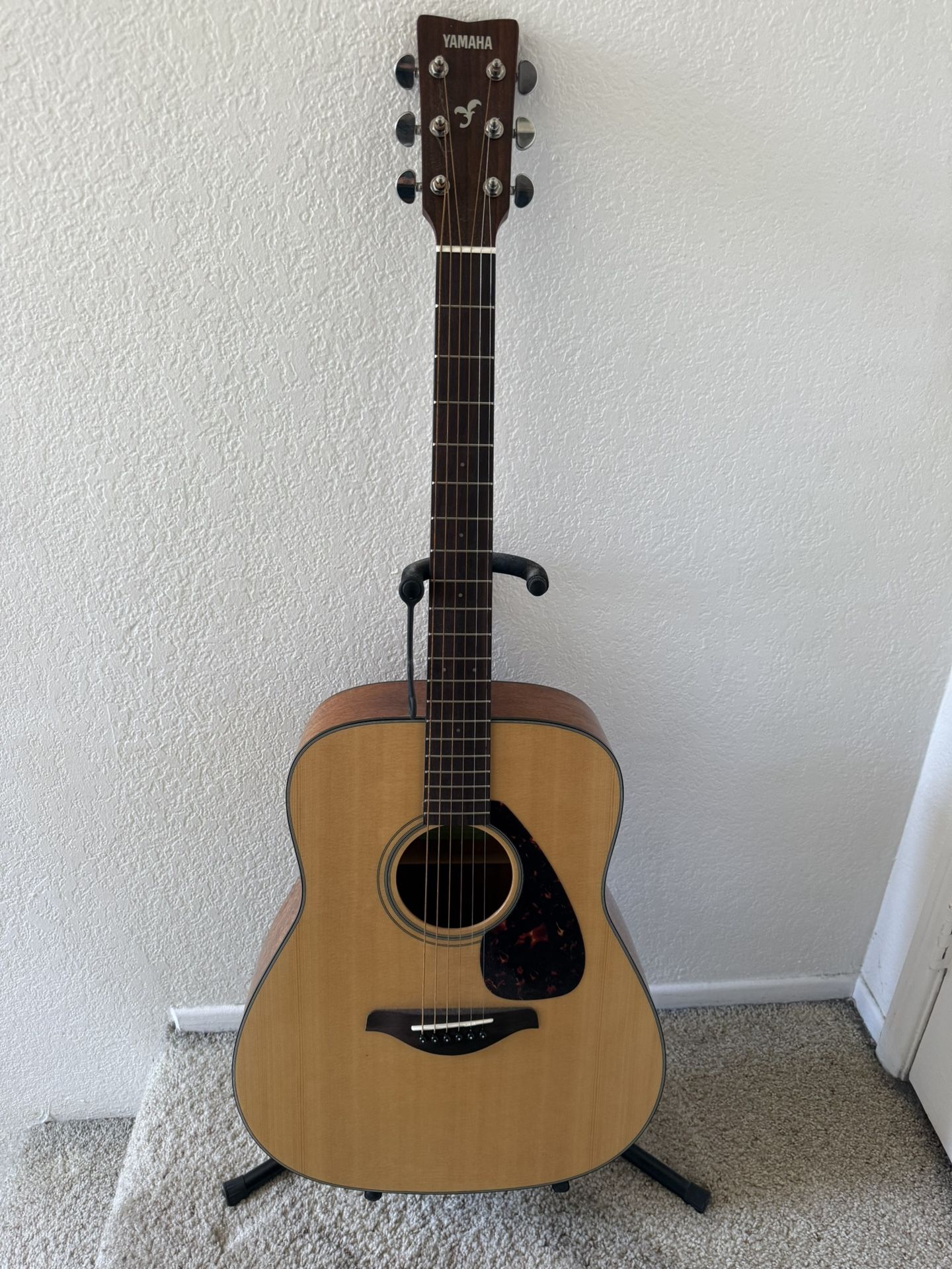 Yamaha Acoustic Guitar