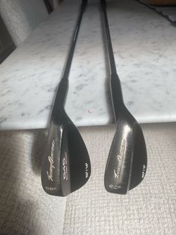 Tommy Armour 845 Silver Scot wedge set (56°/14°, 60°/3°), right-handed steel shaft, 2 clubs.