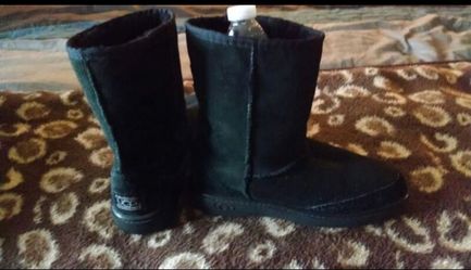 Black Ugg boots