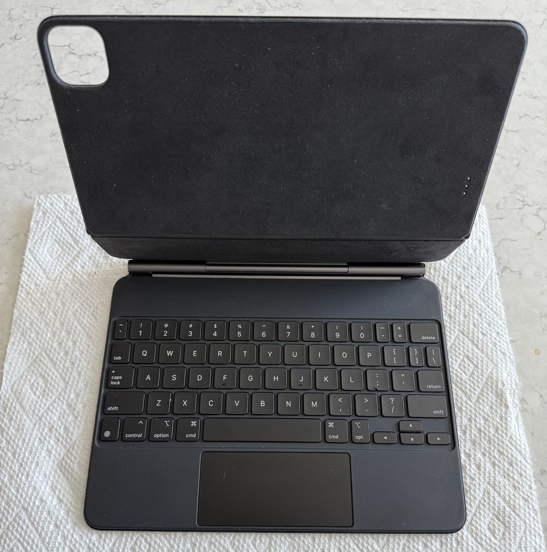 Apple Magic Keyboard for iPad Pro/Air 11”