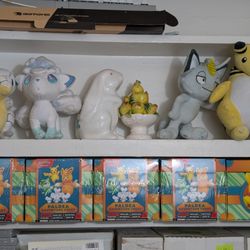 4x SEALED Paldea Adventure Chests + Bonus!