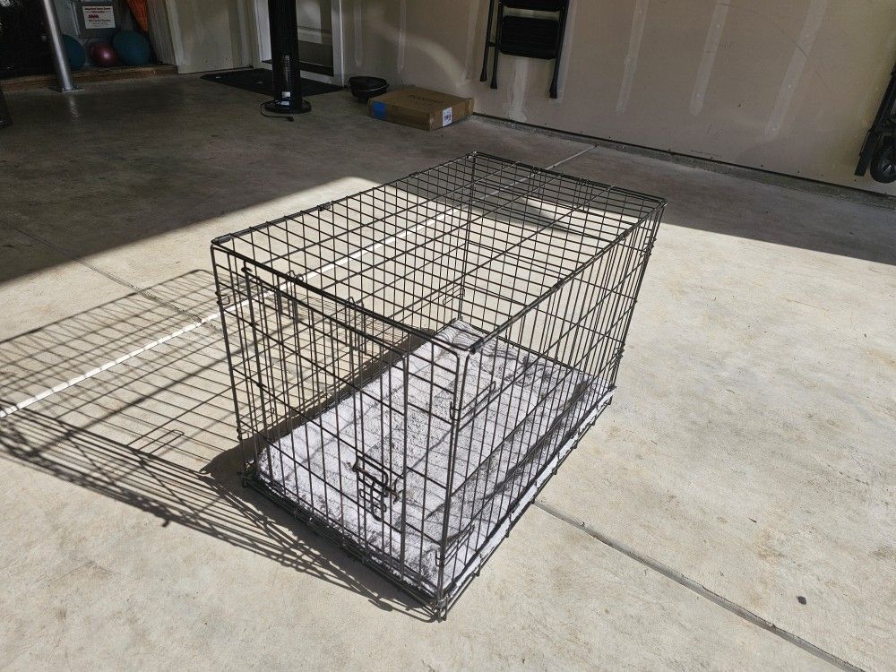 Medium Dog Crate/Kennel