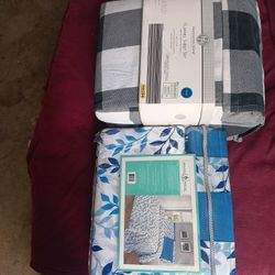 Juegos De Sábanas Dev40 A 25 Tamaño King Para Venderli Ya 25 Cada Uno Tamaño King