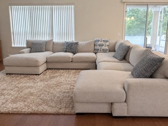 🔥 MUST GO ASAP – Oversized U-Shaped Sectional w/ Double Chaise – Like New