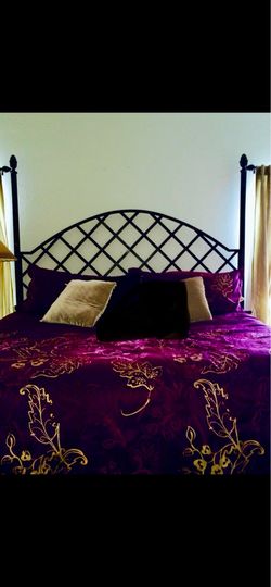 RUSTIC IRON KING FRAME