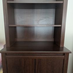 Wooden Bookshelf/ Hutch 