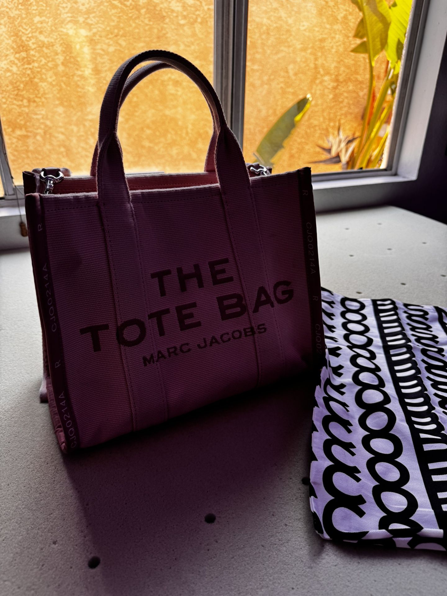 pink marc jacobs tote bag