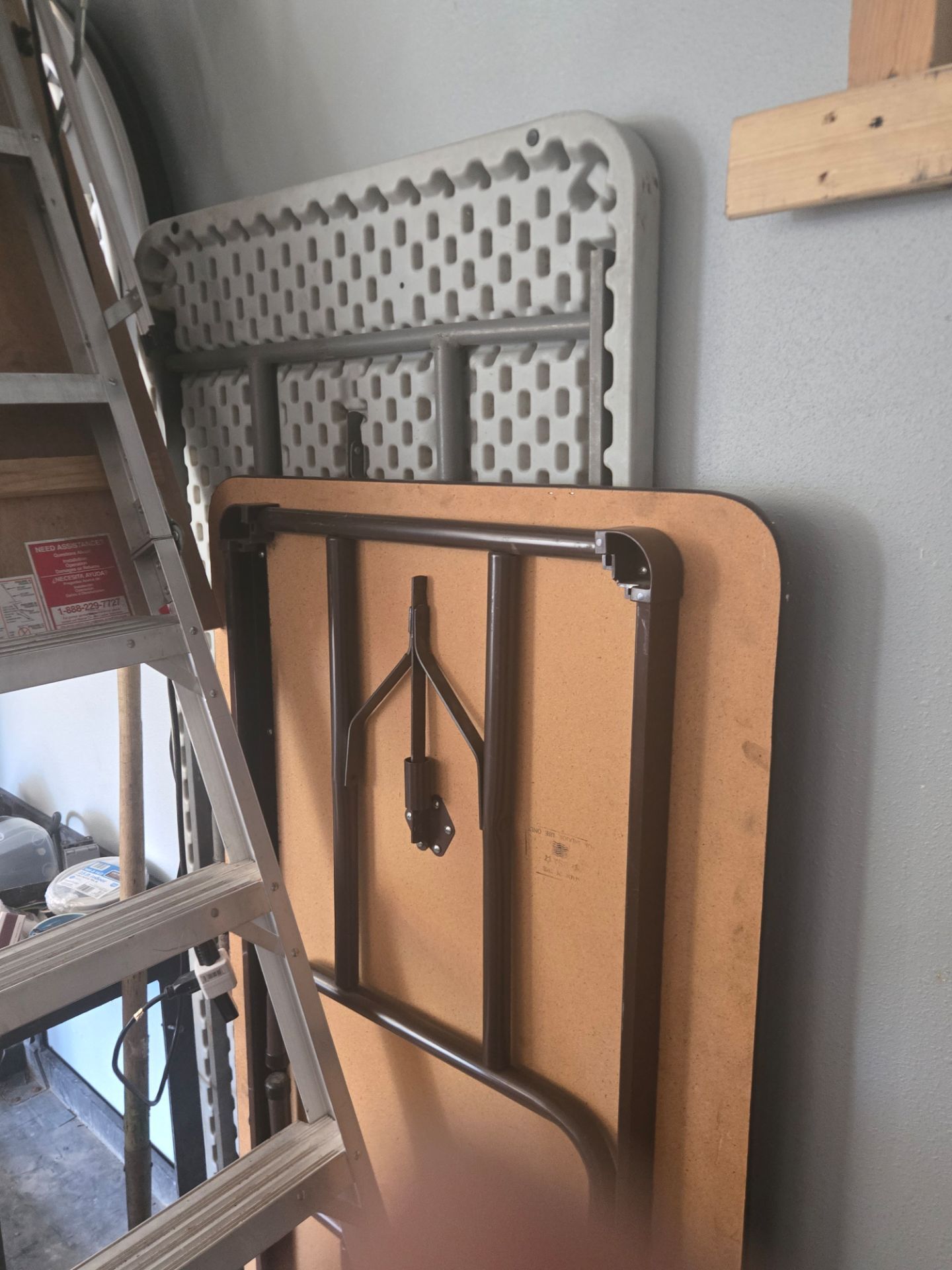 Table ab chairs