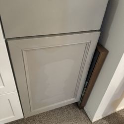 Kitchen Base Cabinet With Trash Can Pullout 