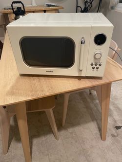 Comfee Retro Countertop Microwave Oven