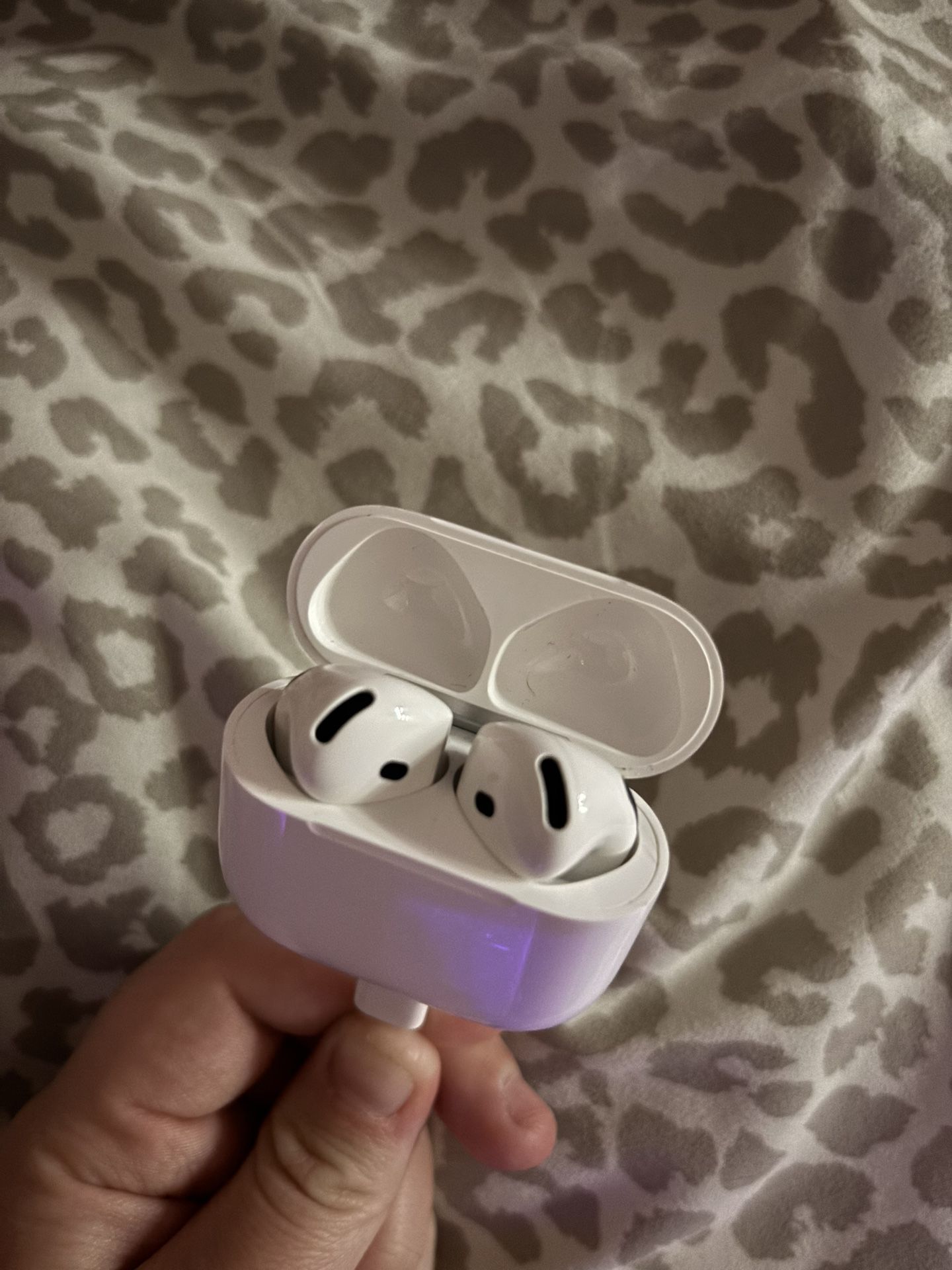 Airpods 4