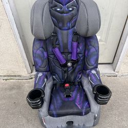 BLACK PANTHER BOOSTER CAR SEAT