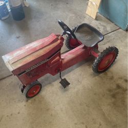 Case Pedal Tractor